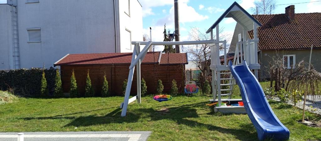 Herní místnost nebo prostor pro děti v ubytování Pokoje Piaskowa 44