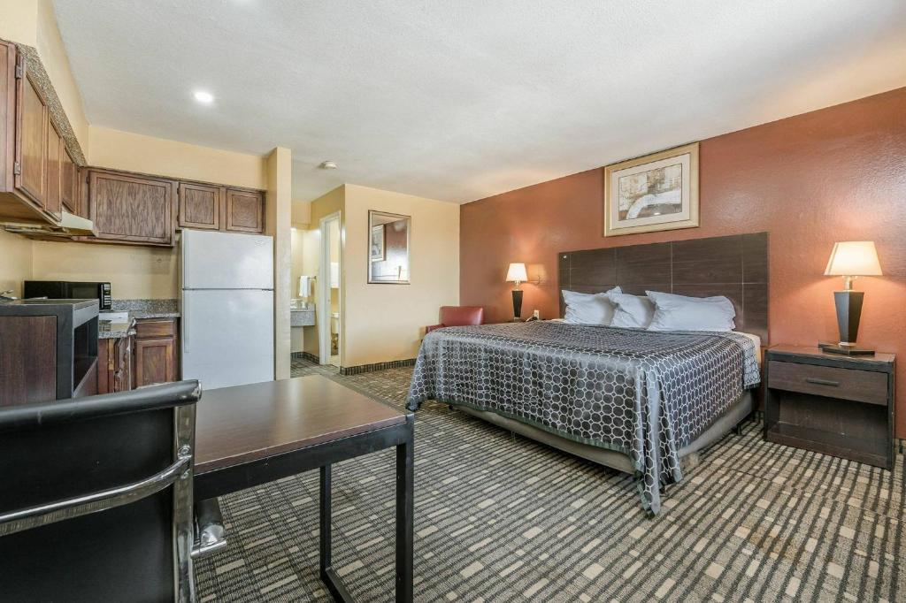 Amarillo Springs Extended Stay - Housity