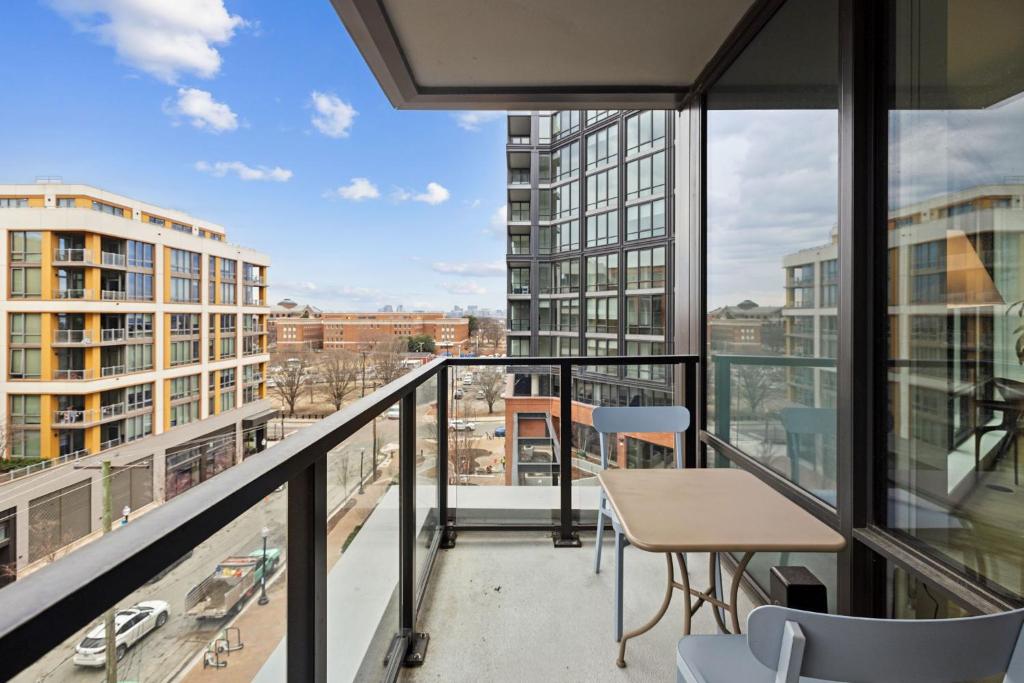 Placemakr Buzzard Point - Two-Bedroom Deluxe Apartment With Balcony
