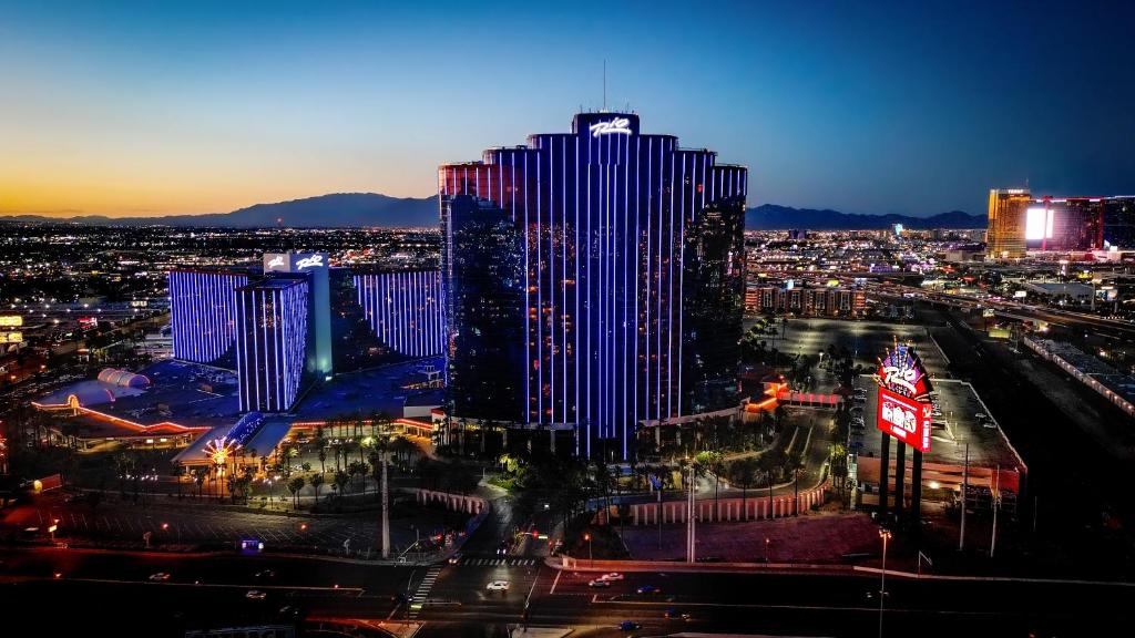 Nespecifikovaný výhled na destinaci Las Vegas nebo výhled na město při pohledu z hotelu