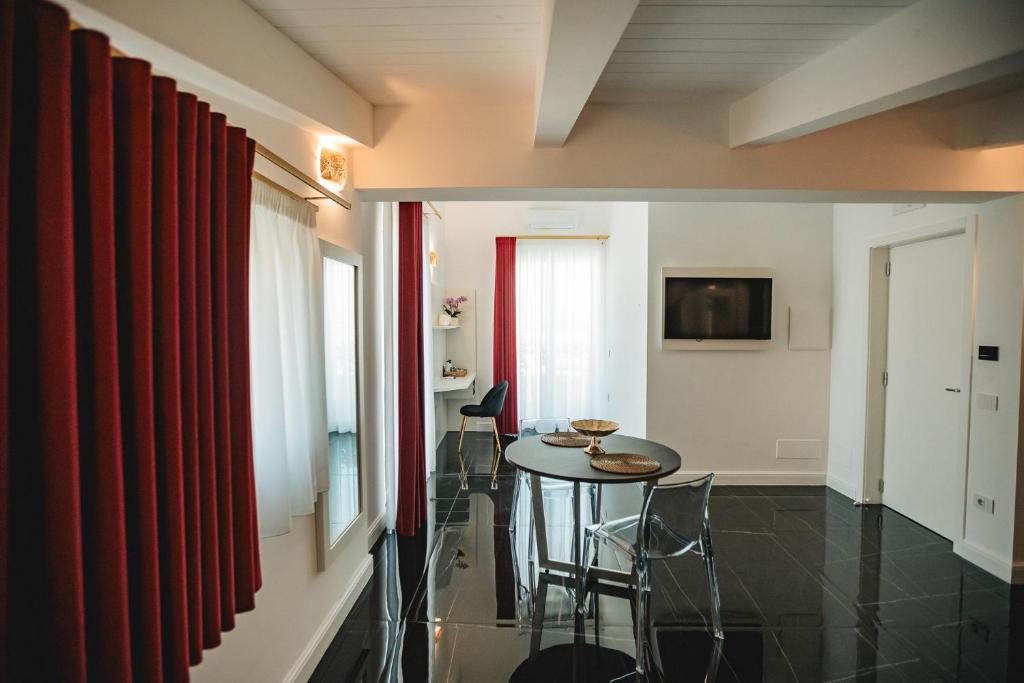 Villa Florisia - Deluxe Double Room With Balcony