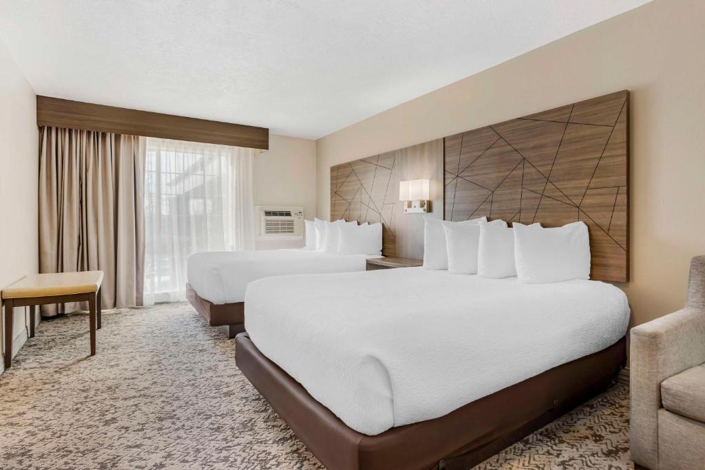Best Western Plus Grand Manor Inn photo