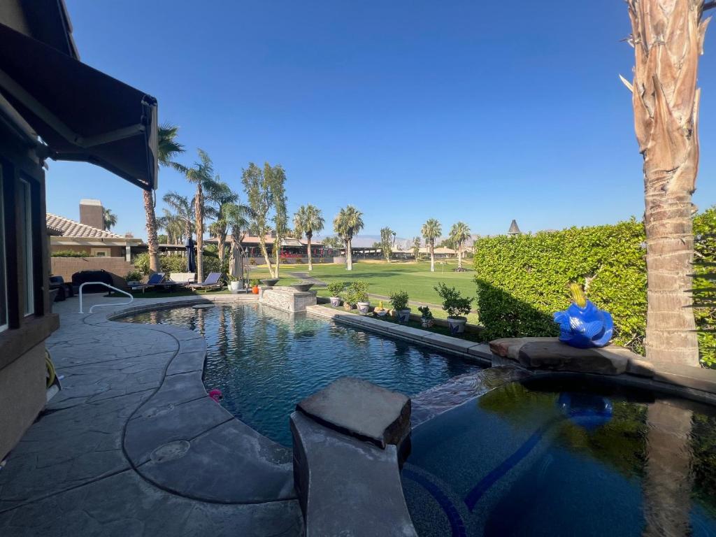 Bazén v ubytování My House nebo v jeho okolí