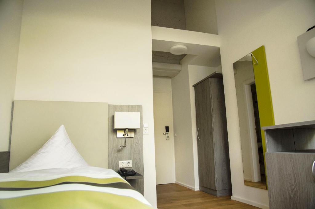 
Business Single Room
