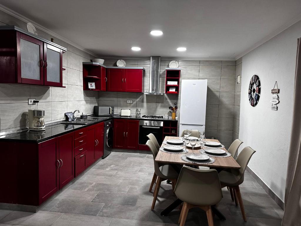 Kuchyň nebo kuchyňský kout v ubytování Casa do Facho