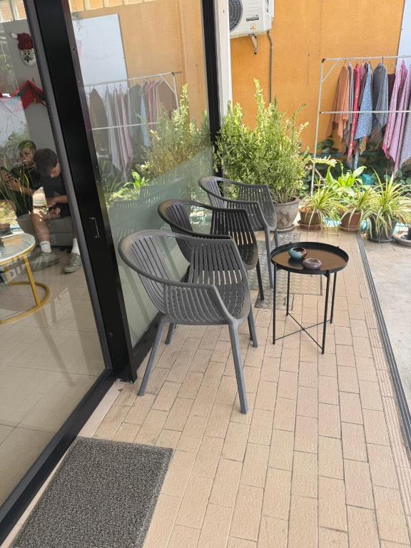 Balkón nebo terasa v ubytování YP Hostel