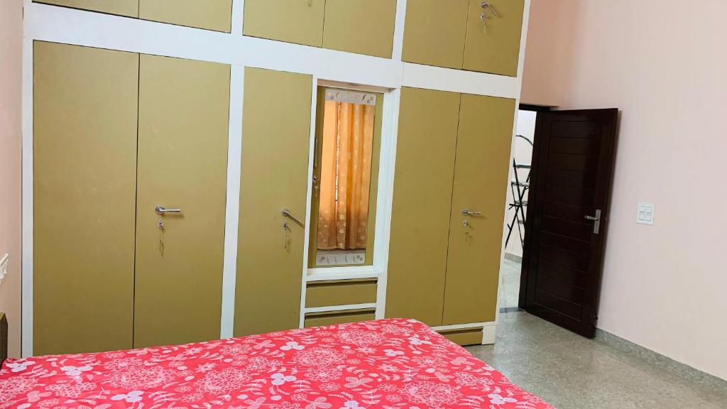 Gallery image of A Blooming Retreat-Holiday Home 3BHK in Kharar