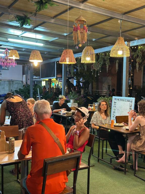 Os clientes hospedados em KohTaoHostel