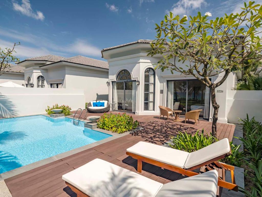 Ocean Haven Villa 3-Bedroom - VinWonders and Safari Access