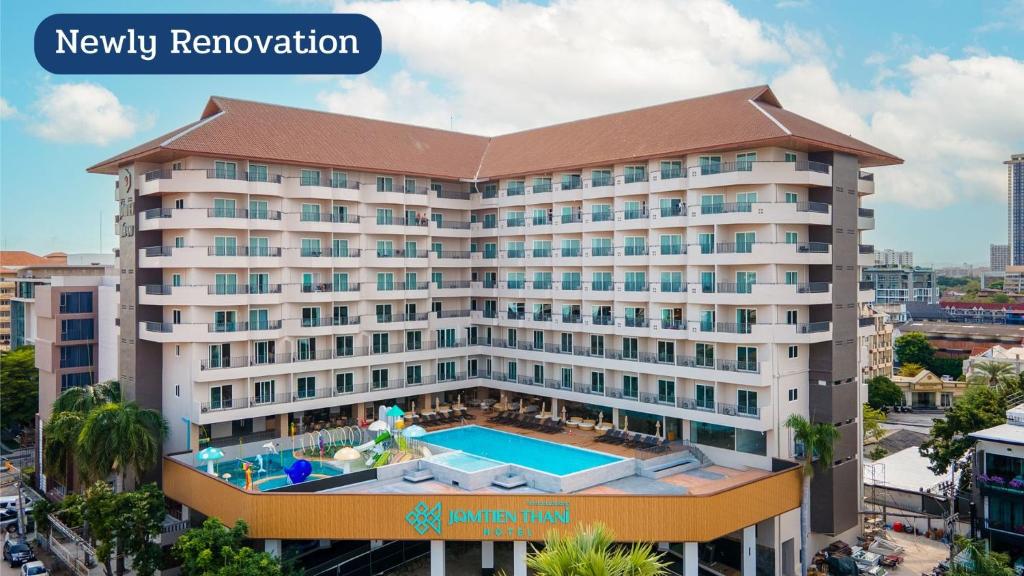 Πισίνα στο ή κοντά στο Jomtien Thani Hotel