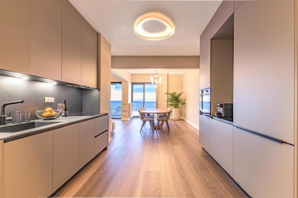 ICONIC SALONICA SUITES seafront photo