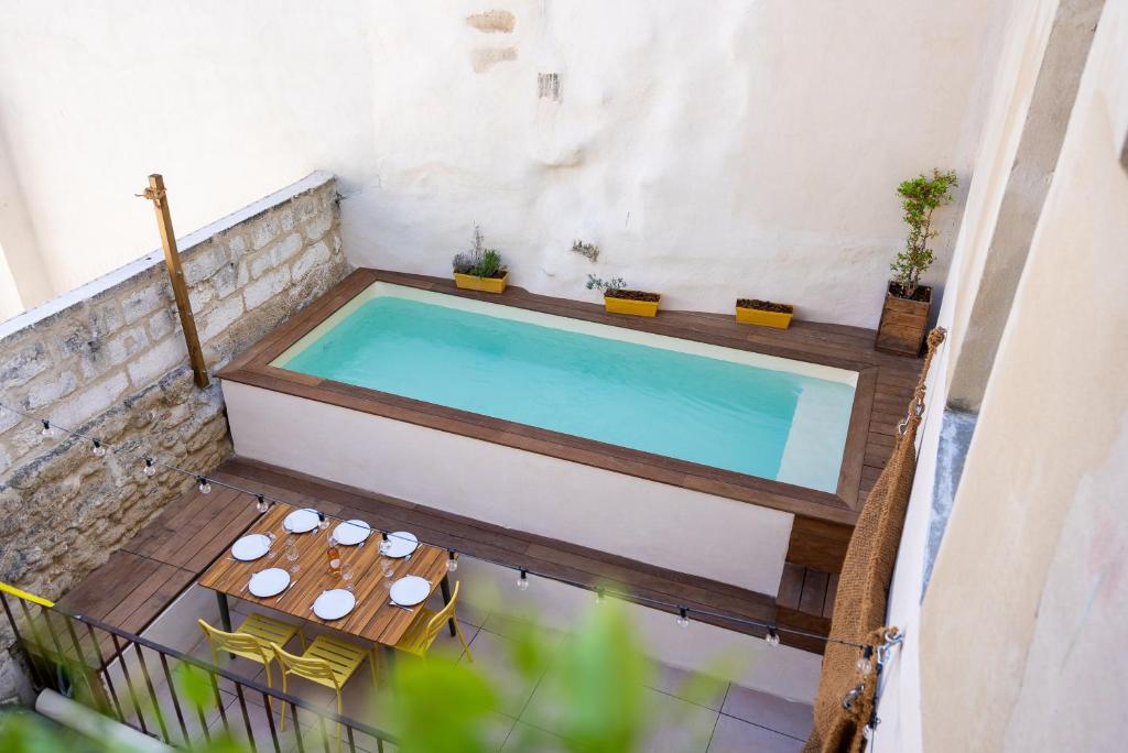 Πισίνα στο ή κοντά στο La Terrasse du Saint-Didier