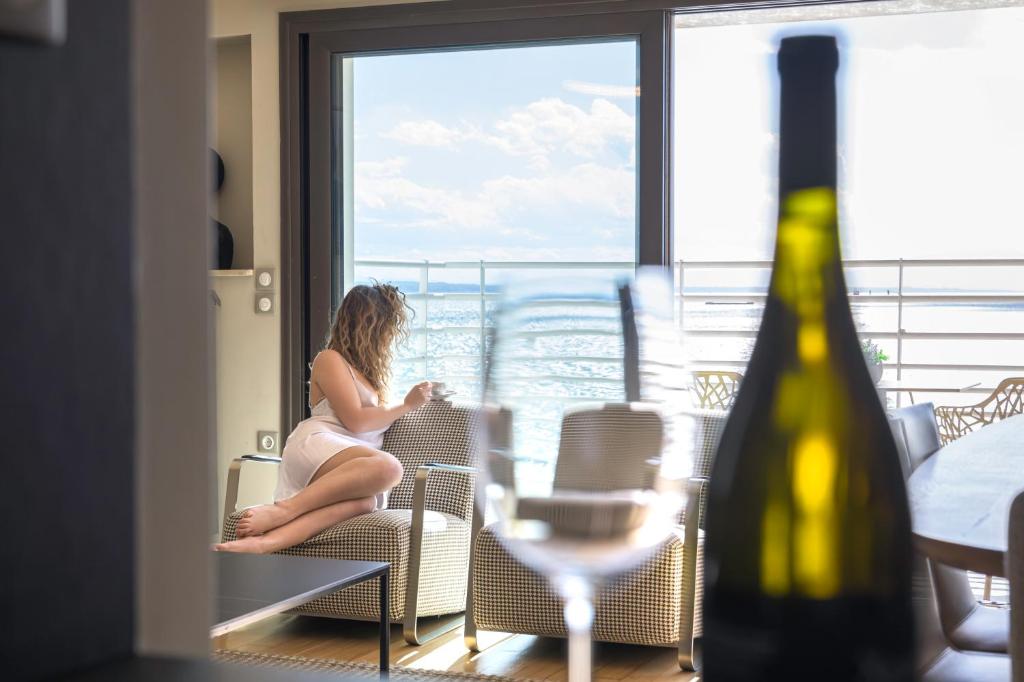ICONIC SALONICA SUITES seafront photo