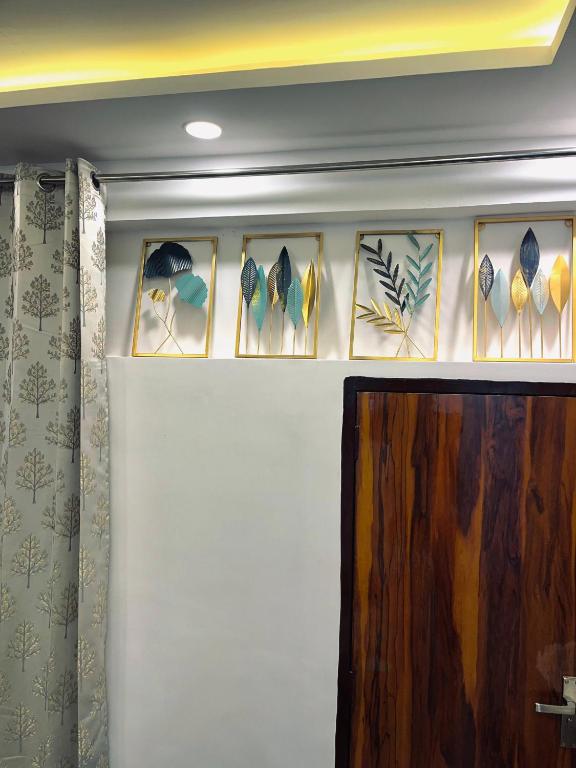 Зображення з фотогалереї помешкання Luxury 1 RK in New Delhi у Нью-Делі