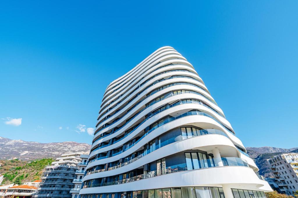 Luna skyline sea view apt