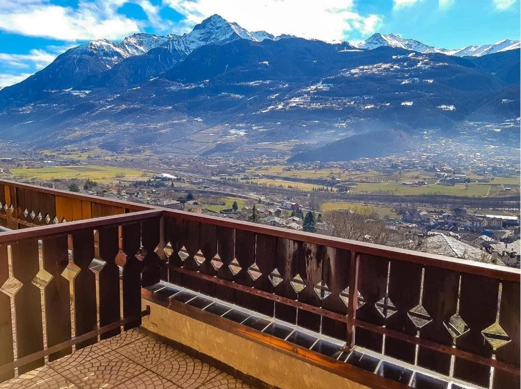 Nespecifikovaný výhled na hory nebo výhled na hory při pohledu z hotelu
