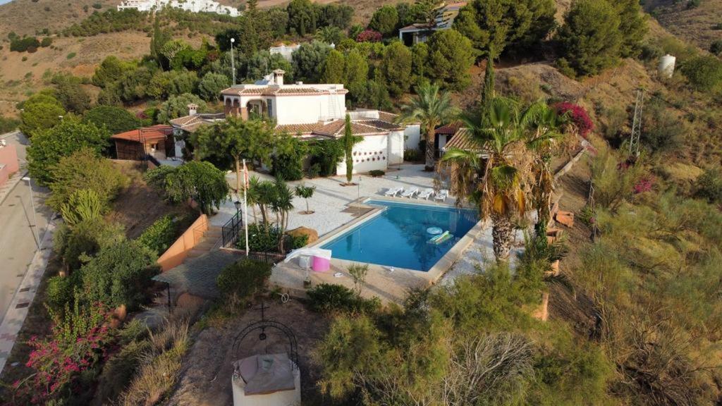 The swimming pool at or close to VILLA CANTARES