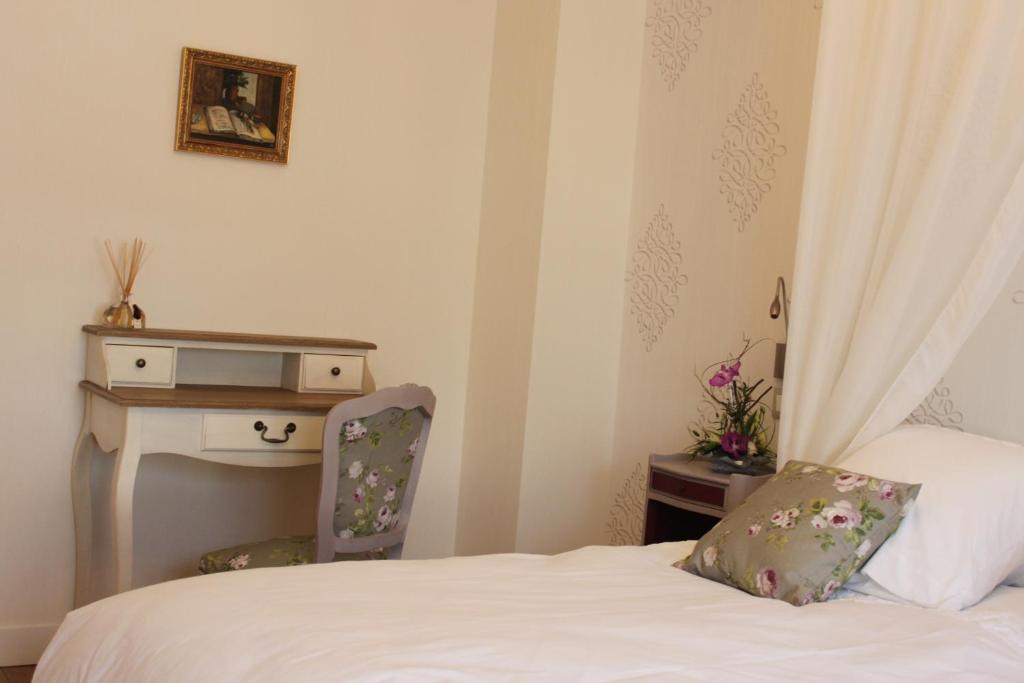 Au Coeur De Beauvais - Superior Double Or Twin Room With City View