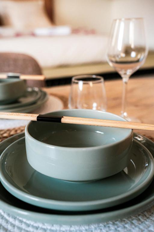 Nuit romantique, Suite avec jacuzzi et cinéma privé au design Japandi – photo 15