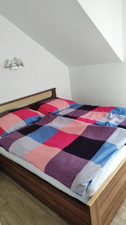 Postel nebo postele na pokoji v ubytování Chaty Lipno - Frymburk