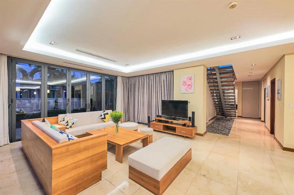 Biệt Thự 4 Phòng Ngủ Có Hồ Bơi Riêng