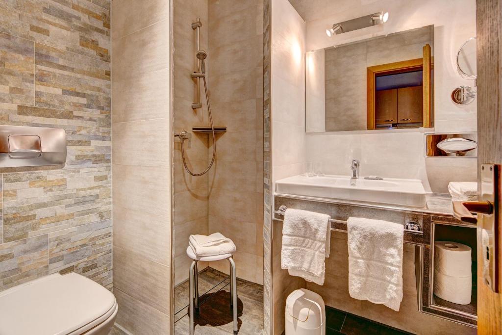 Een badkamer bij Seehotel Hartung & Ferienappartements