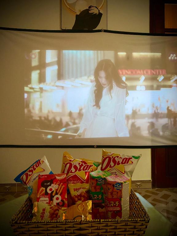 TV a/nebo společenská místnost v ubytování DK House Homestay