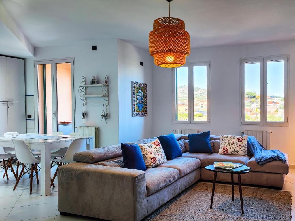 Posezení v ubytování LUXURY APARTAMENT VISTA MARE garage e posto auto