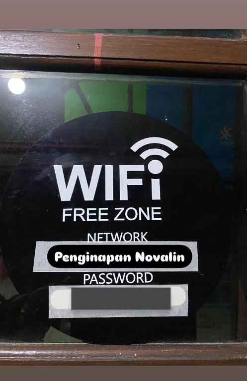 Fotografie z fotogalerie ubytování Penginapan Novalin v destinaci Pulau Saonek-kecil