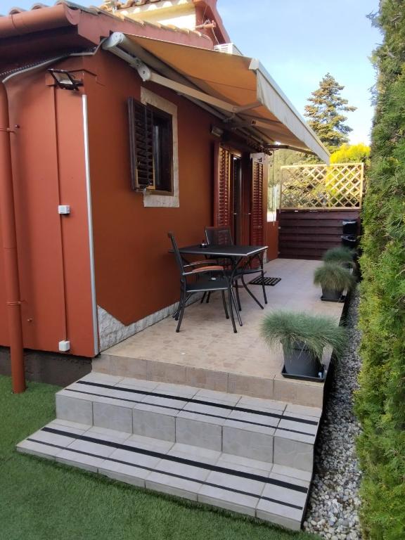 Vonkajšia záhrada v ubytovaní Apartman Studio Erin