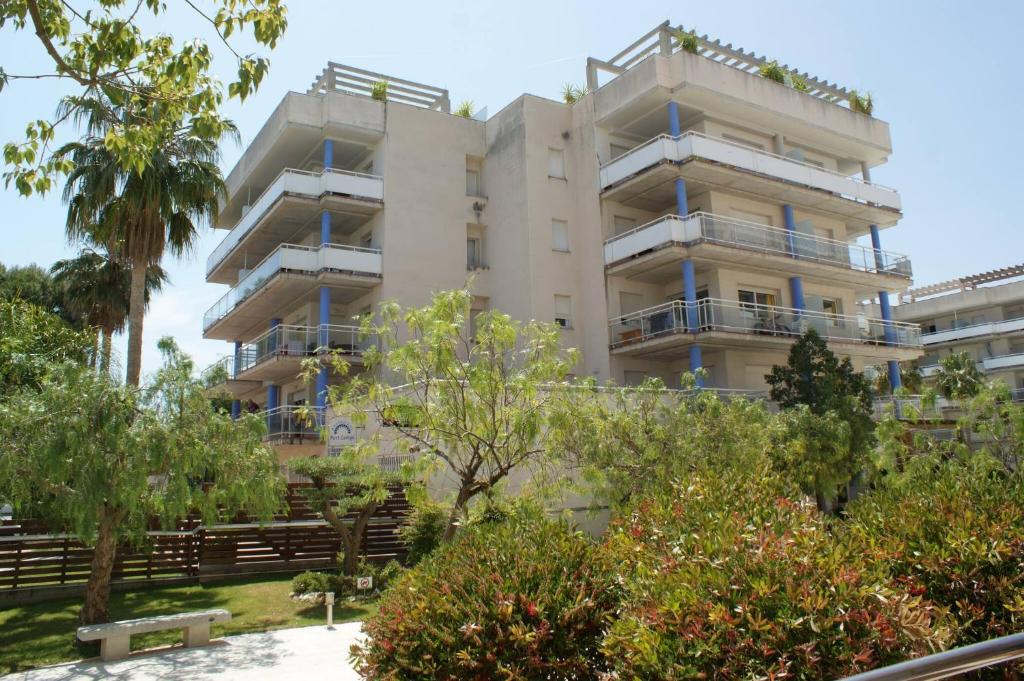 The building in which Az apartmant is located