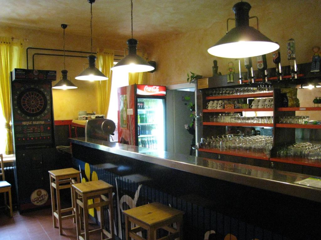 Lounge nebo bar v ubytování Hostel pod Voglom