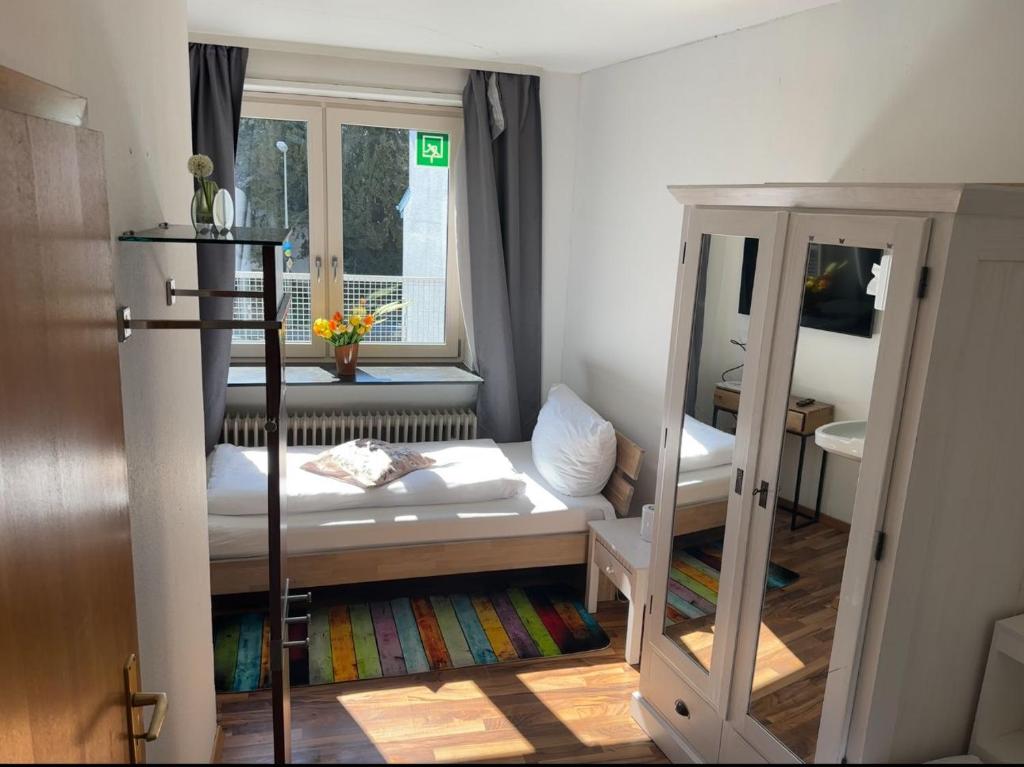 Postel nebo postele na pokoji v ubytování Hotel Bischoff Winnweiler