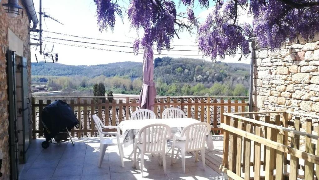 Maison Les Glycines - Housity