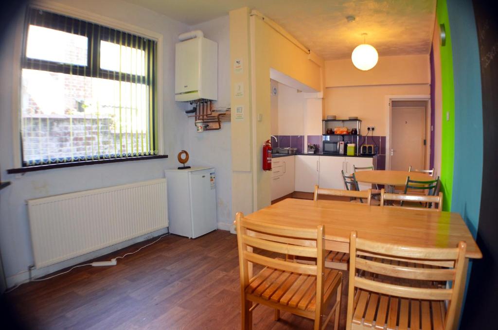 Kuchyň nebo kuchyňský kout v ubytování Birchfields Guest House