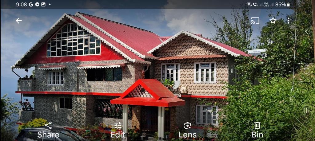 Το κτήριο όπου στεγάζεται  το δωμάτιο σε οικογενειακή κατοικία