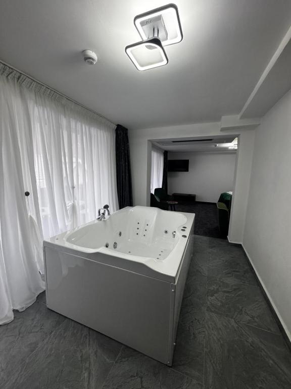 Fotografie z fotogalerie ubytování Hotel Popasul Regelui Transalpina v destinaci Tău Bistra