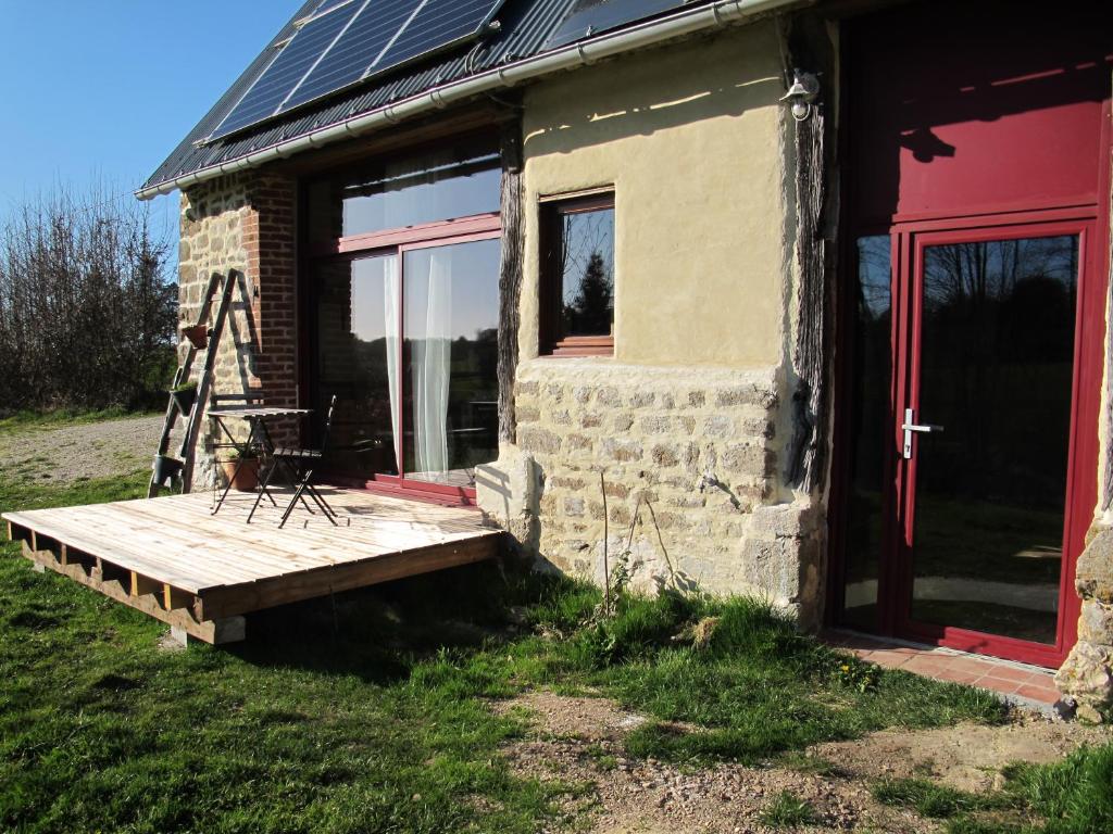 L'Oisiveraie - Ecolieu dans le bocage normand - Appartement Met Uitzicht Op De Tuin