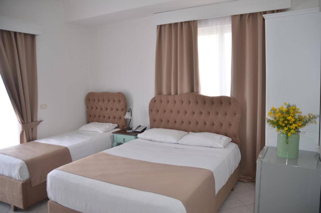 Epirus Hotel - Quadruple Room With Sea View