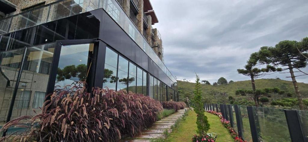 Κήπος έξω από το Gran Paradiso Resort by D&R
