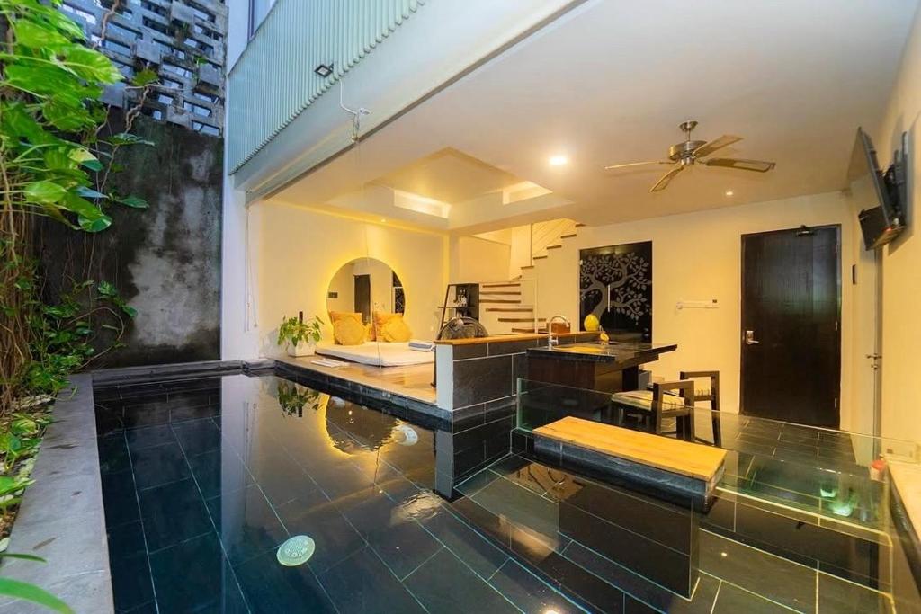 Fotografie z fotogalerie ubytování Venus- 1br pvt pool villa in kuta By iLys Collection v Kutě