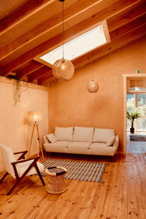 Posezení v ubytování Ananda Guesthouse AL