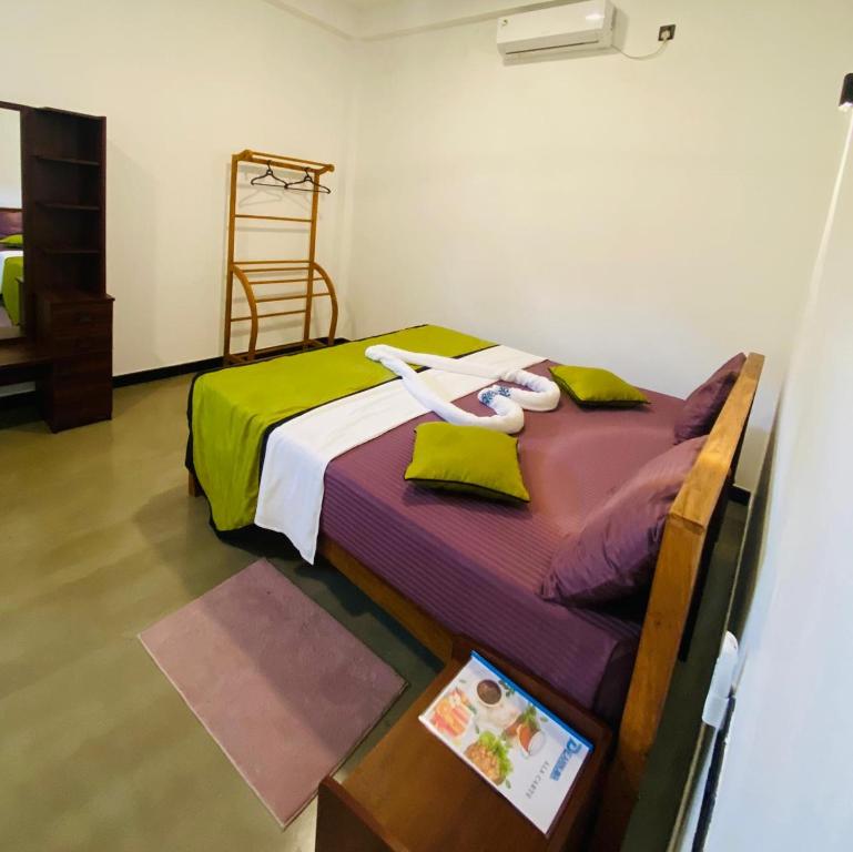 Postel nebo postele na pokoji v ubytování Deanna Inn