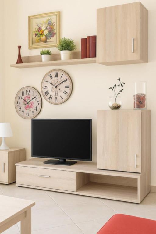 TV a/nebo společenská místnost v ubytování Small Home in Nea Kallikratia
