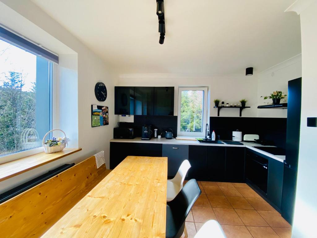 Kuchyň nebo kuchyňský kout v ubytování Villa Makuchówka