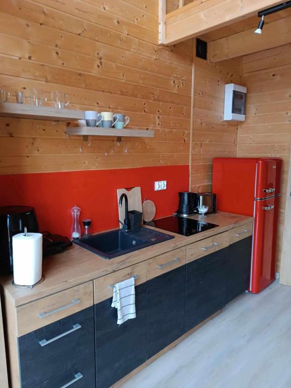 A cozinha ou kitchenette de Domki RESET