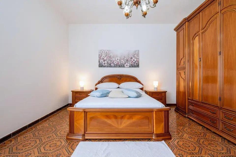 Postel nebo postele na pokoji v ubytování Teulada Rustic Charm 5