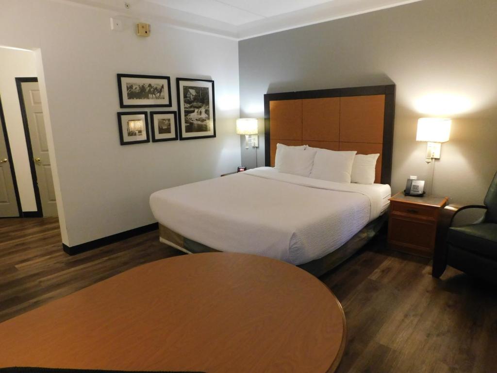 La Quinta by Wyndham Winston-Salem photo