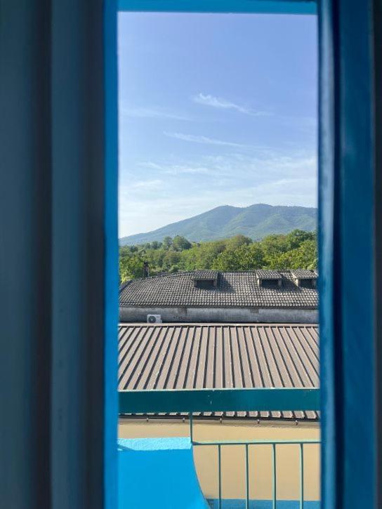 una vista da una finestra di un tetto di Residence Quedar a Melfi