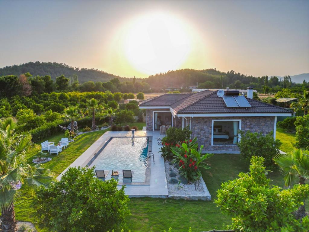 Swimmingpoolen hos eller tæt på EGE Villaları